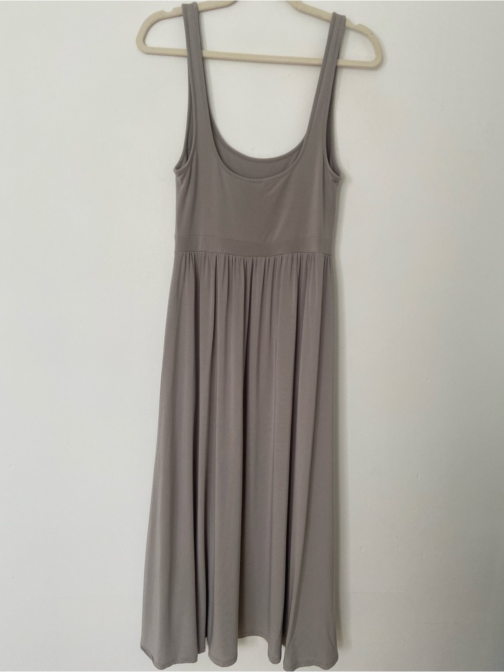 Wilfred Aritzia Market Midi Dress in Light Grey Taupe size Medium - Picture 8 of 9